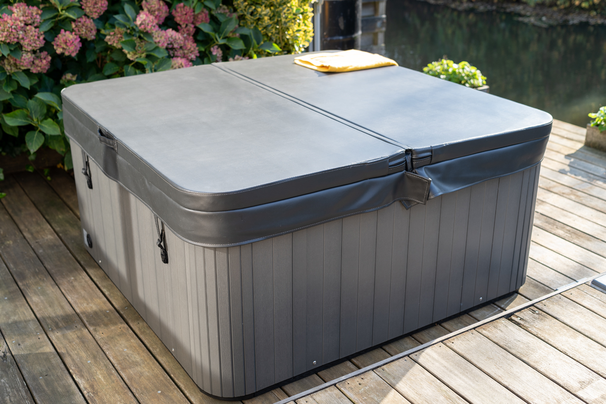 W'eau Professionele spa - 4 persoons
dicht