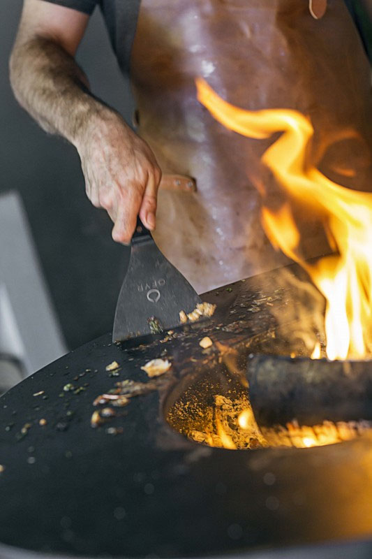 Ofyr Spatula Pro spatel in gebruik