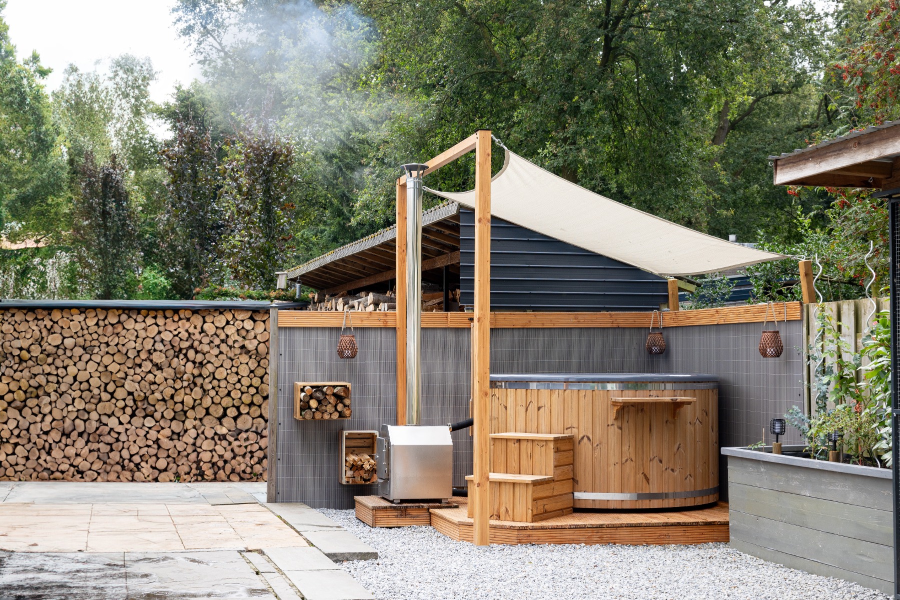 Houtgestookte hottub Extern met filteraansluiting - 6-8 personen - Grijs