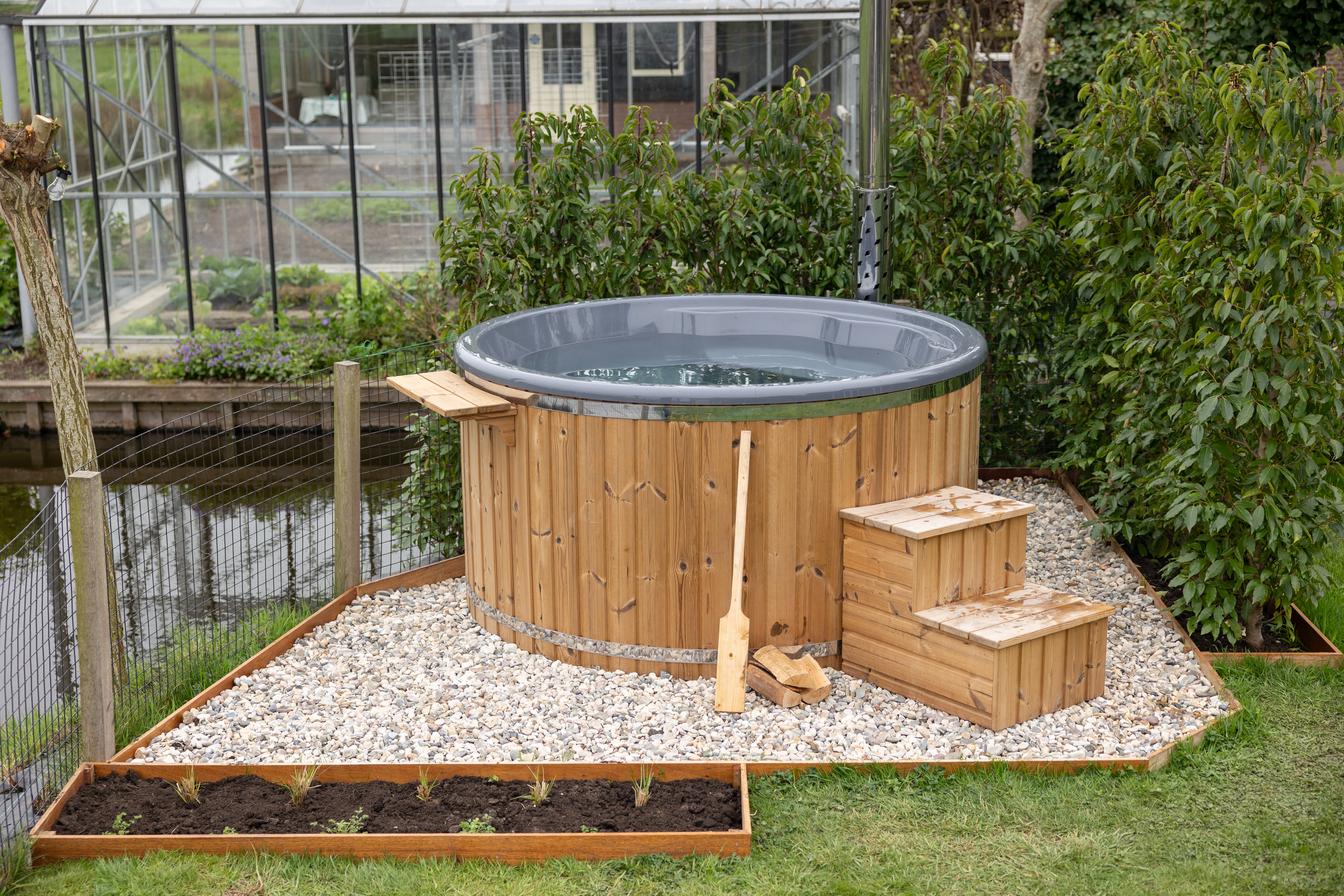 Toppy Houtgestookte hottub Intern met filteraansluiting - rond - 5-6 personen - Grijs