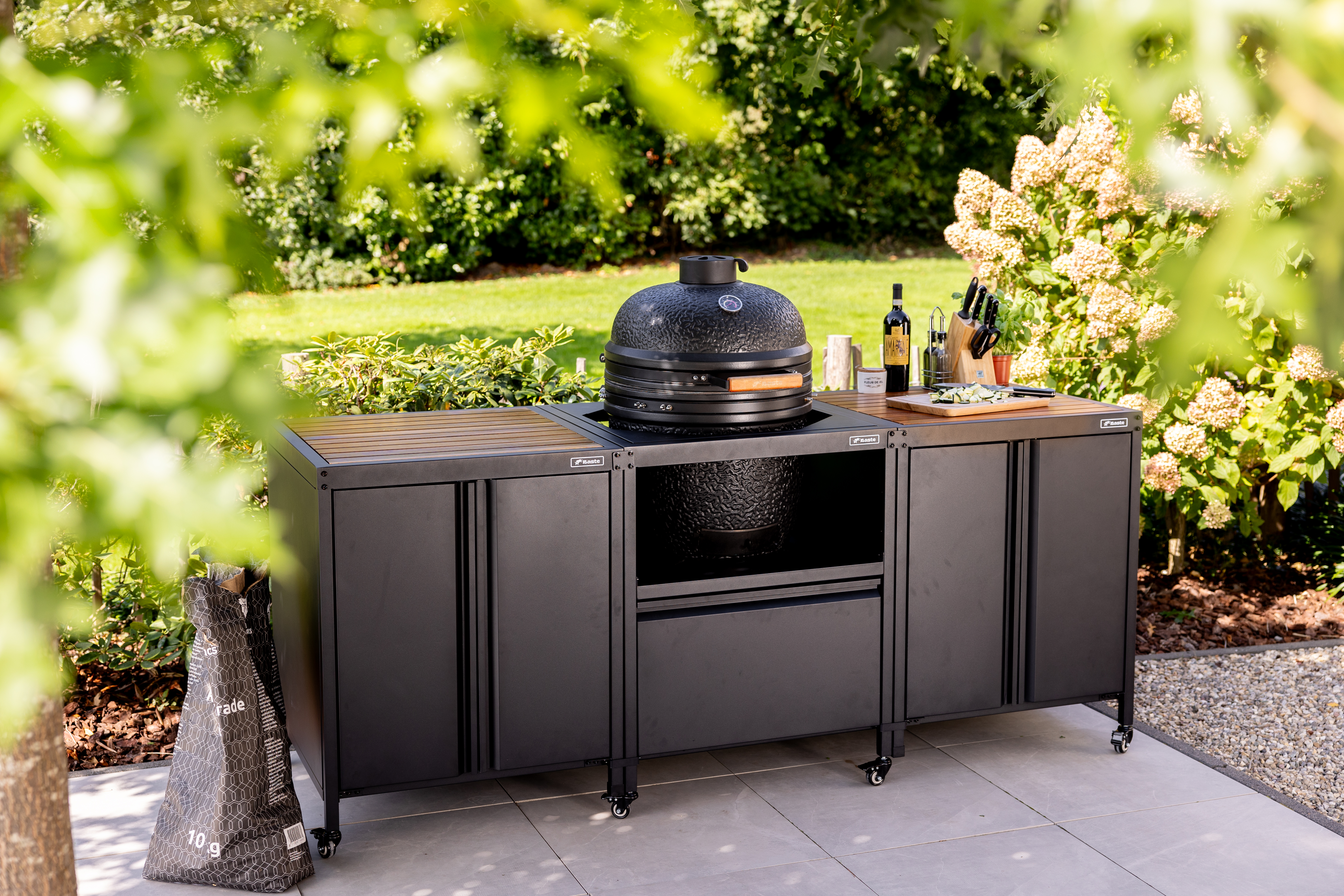 BASTE Build & Grill B3 Cabine Wood buitenkeuken - 18 t/m 24 inch kamado