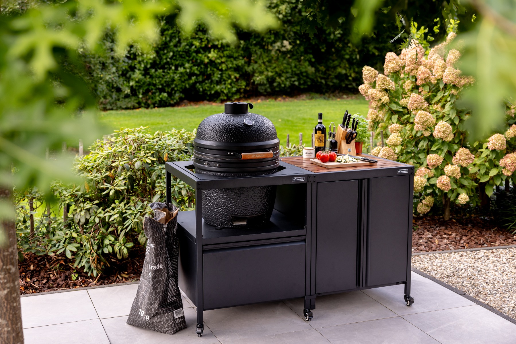 BASTE Build & Grill B2 Cabine Wood buitenkeuken - 18 t/m 24 inch kamado