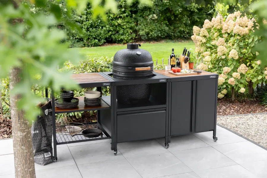 BASTe Build & Grill buitenkeuken sfeerbeeld