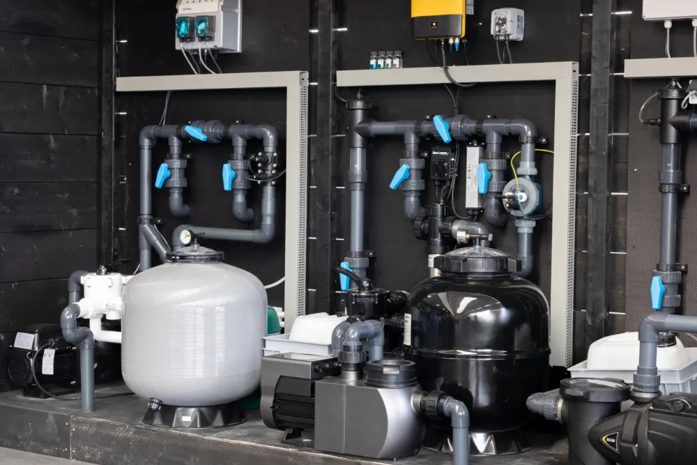 Zwembadtechniek in showroom