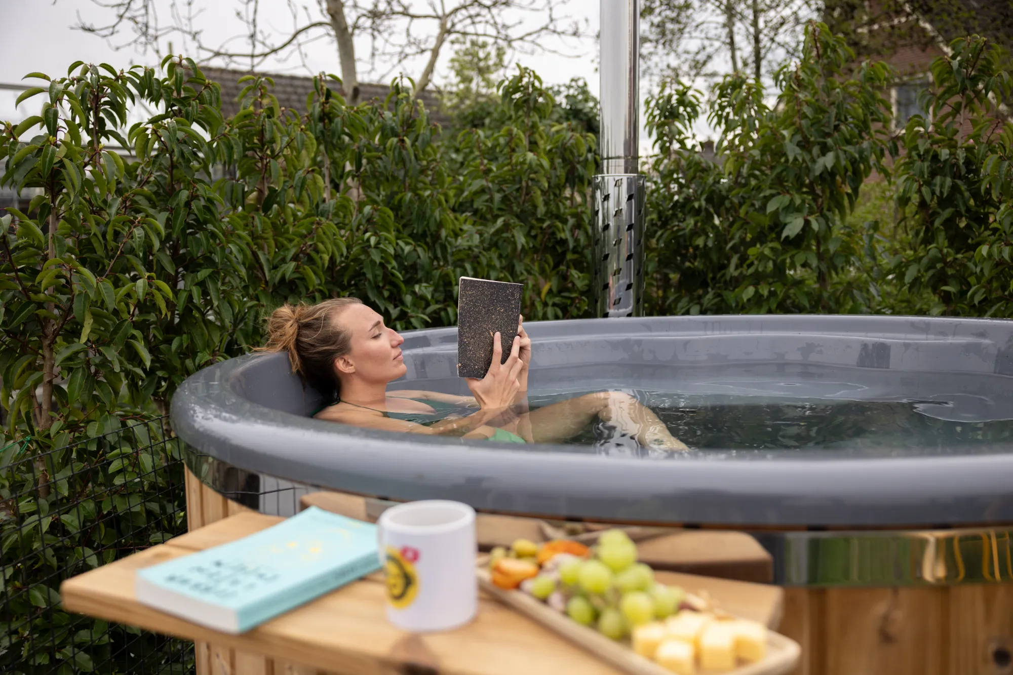 Hottub ontspanning met boek