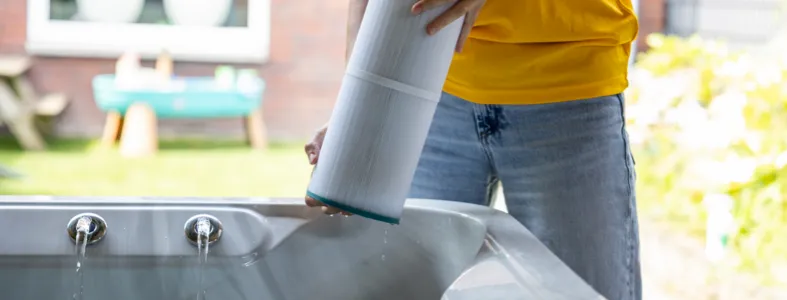 Spafilter reinigen bij vaste spa
