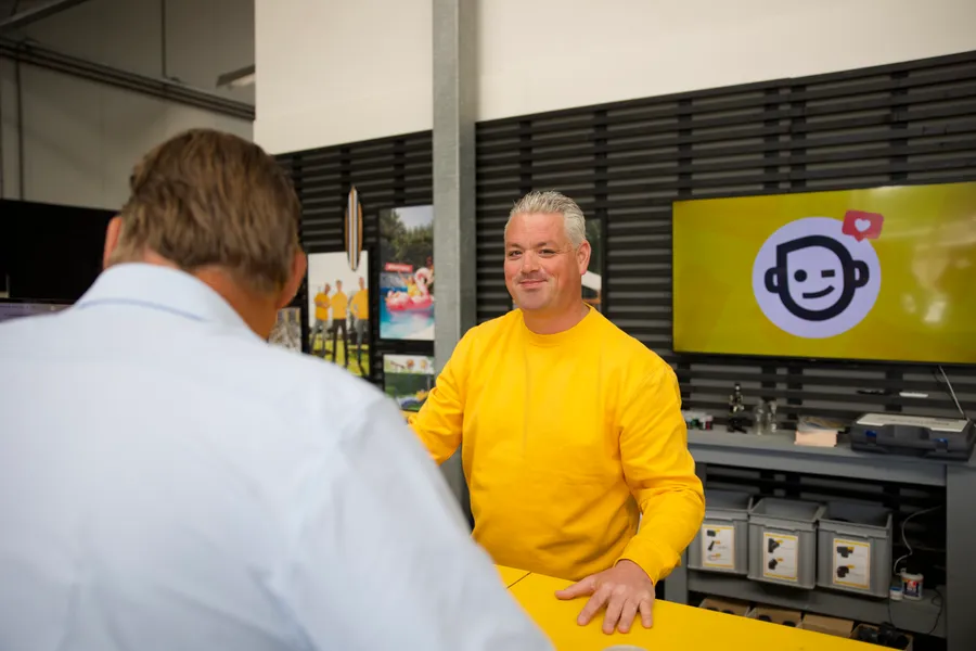 Showroom expert