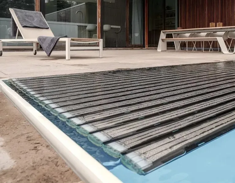 Lamellen close zwembad