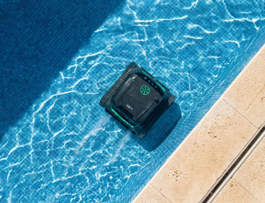 wybot-S2-onderwater-sfeerbeeld