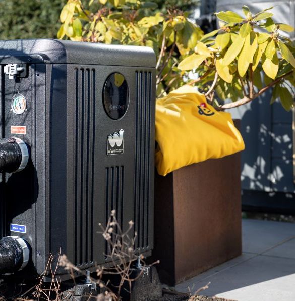 Vaste spa met warmtepomp