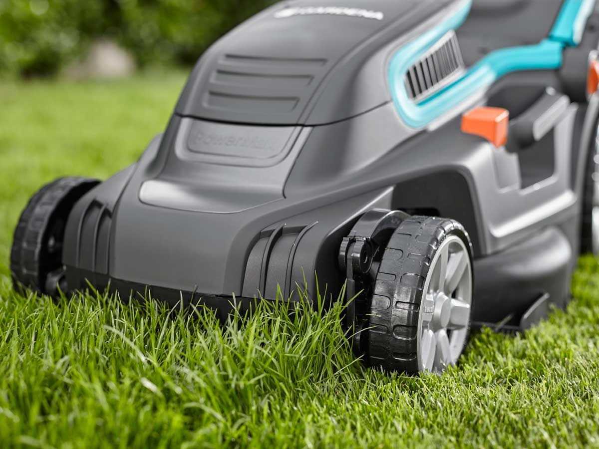 Gardena Powermax 1800/42 elektrische grasmaaier voorkant laag