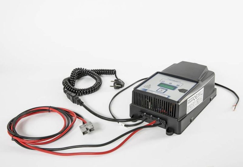 Lader voor Accu 12V-100Ah (excl. krokodillenklemmen)