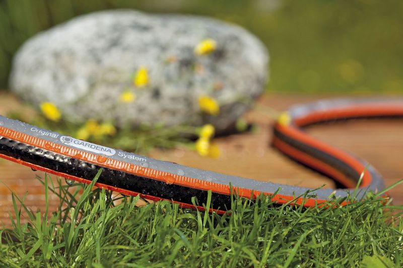 Gardena Comfort Flex 25 meter (Ø 15 mm) tuinslang in gebruik