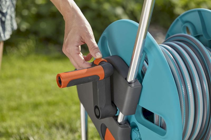 Gardena AquaRoll M 20 meter (Ø 13 mm) tuinslang met slangenwagen oprollen