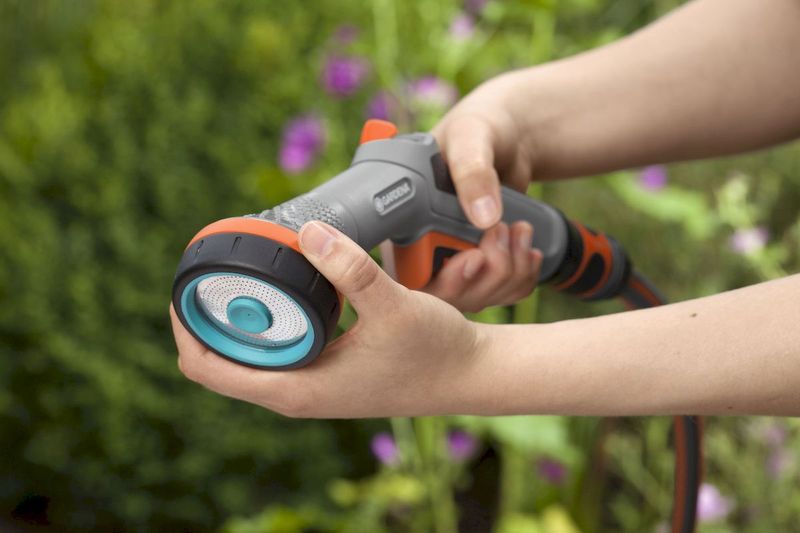 Gardena Comfort broes voor kwetsbare planten verstellen