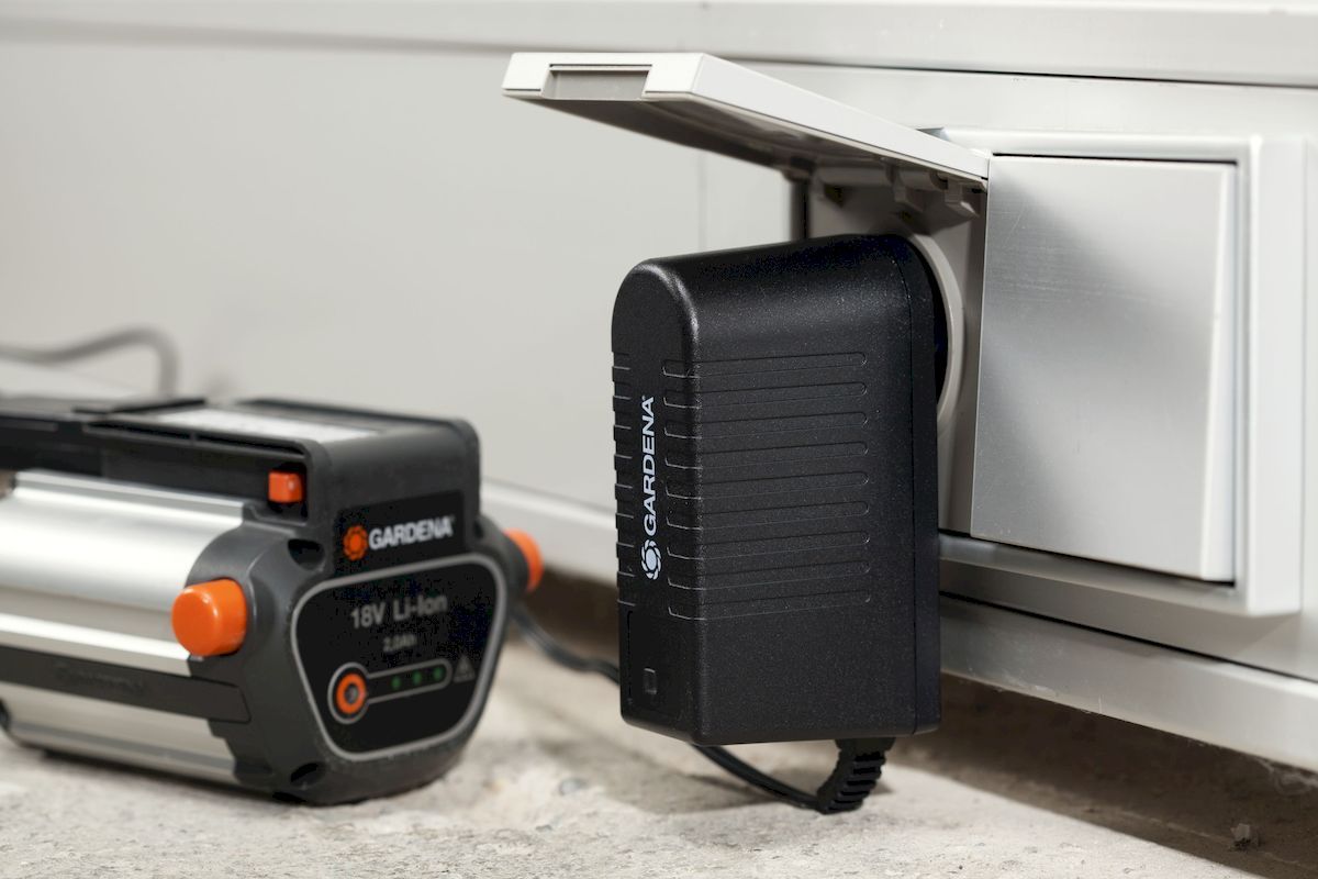 Gardena Acculader 18V met wissel Accu