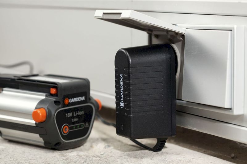 Gardena Acculader 18V met wissel Accu