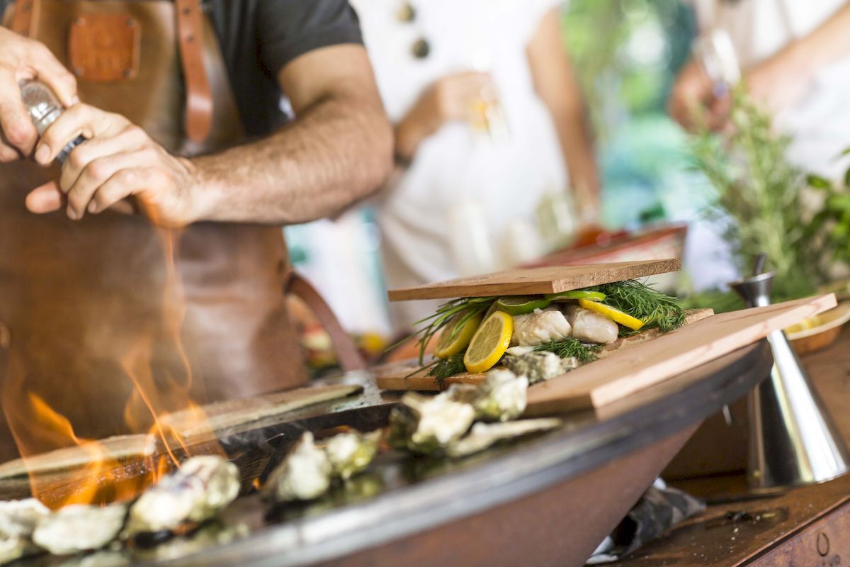 Ofyr Island Corten 85-100 Teak Wood sfeer