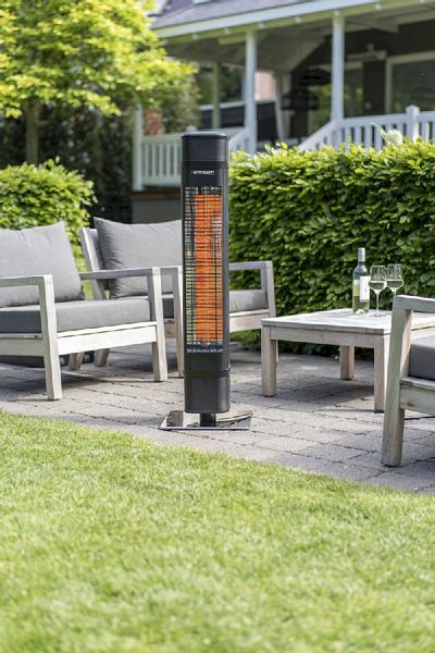 Eurom Heat and Beat Tower terrasverwarmer, sfeerfoto 1