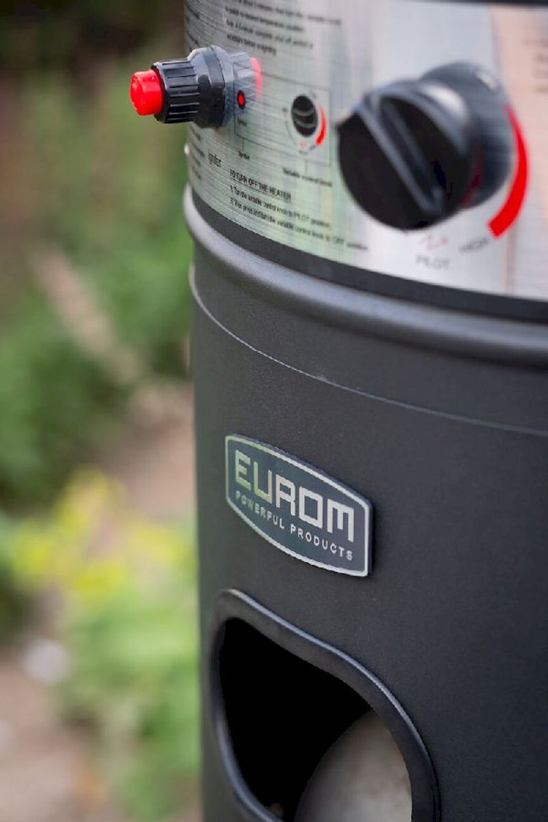 Eurom Flameheater round 11000 terrasverwarmer bedieningspaneel sfeer