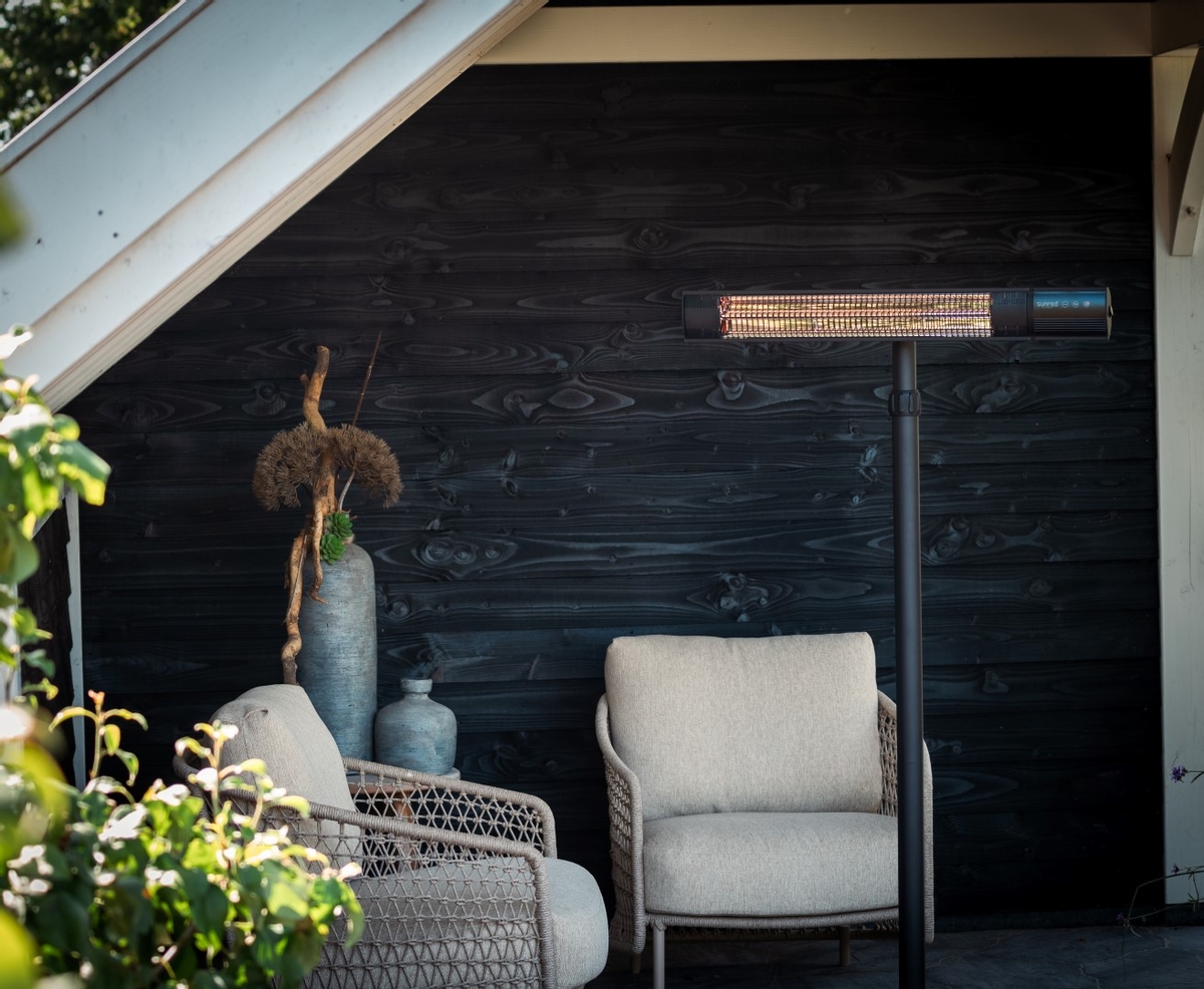 Sunred Heater Dark Standing 2500 terrasverwarmer - sfeer