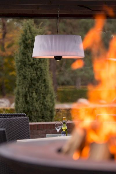 Sunred Heater Artix Hanging White 1800 terrasverwarmer sfeer