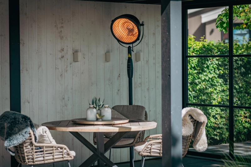 Sunred Heater Indus Standing 2100 terrasverwarmer - sfeer