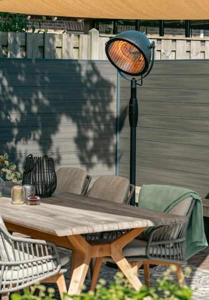 Sunred Heater Indus Standing 2100 terrasverwarmer - sfeer