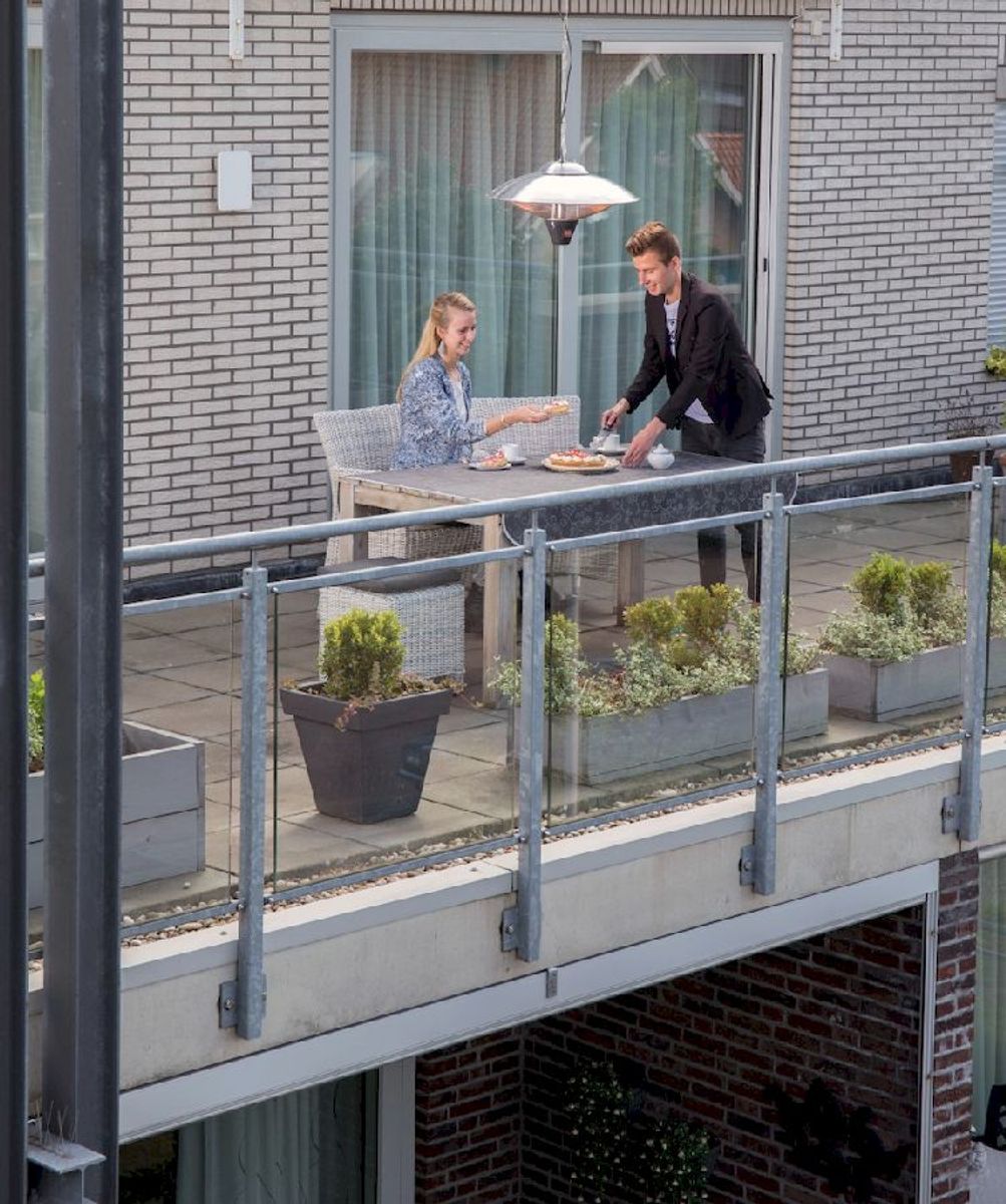 Sunred Heater Sirius Hanging Silver 2100 terrasverwarmer buiten