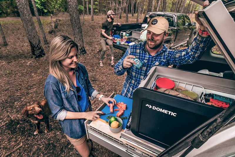 Dometic Kühlbox: Die mobile Kühl- und Gefrierbox für Auto, Camping &  Freizeit