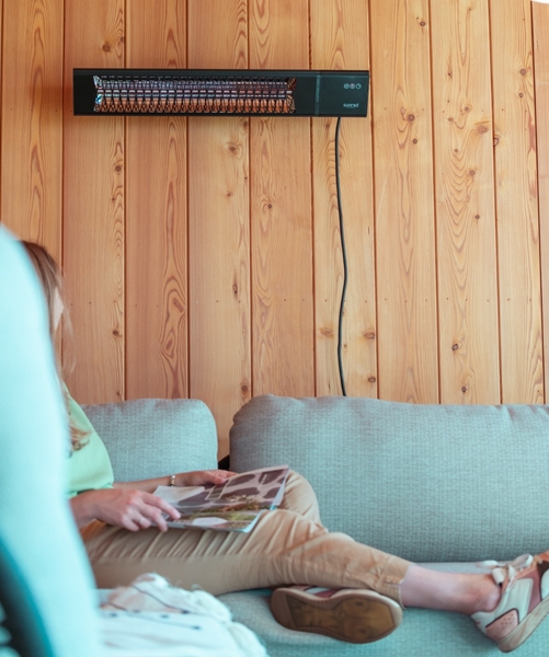 Sunred Heater Triangle Dark Smart Wall 2500 terrasverwarmer - sfeer