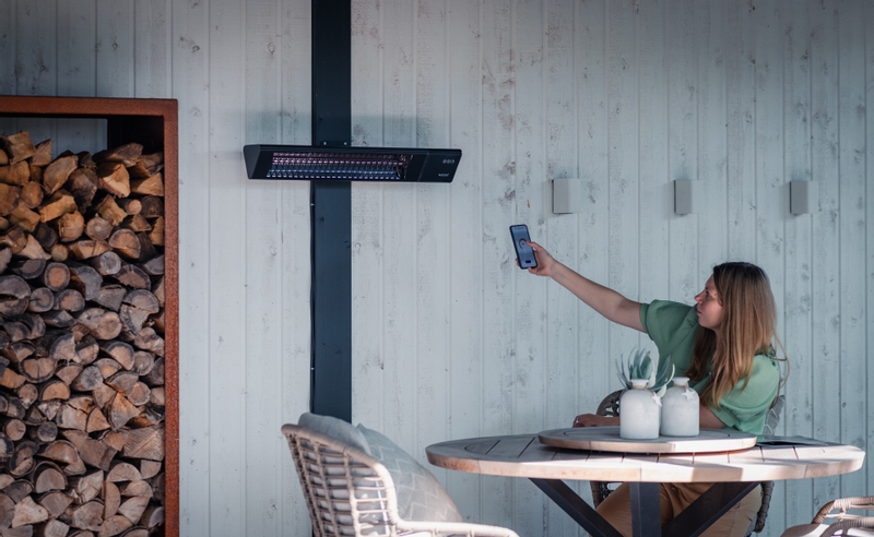 Sunred Heater Triangle Dark Smart Wall 2500 terrasverwarmer - app control