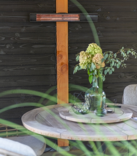 Sunred Heater Dark Wall 2000 terrasverwarmer - sfeer