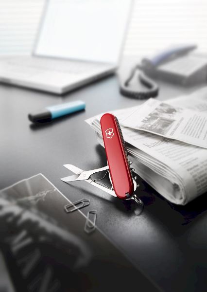 Victorinox Compact zakmes rood sfeerbeeld