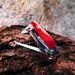 Victorinox Swiss Champ zakmes rood sfeerbeeld