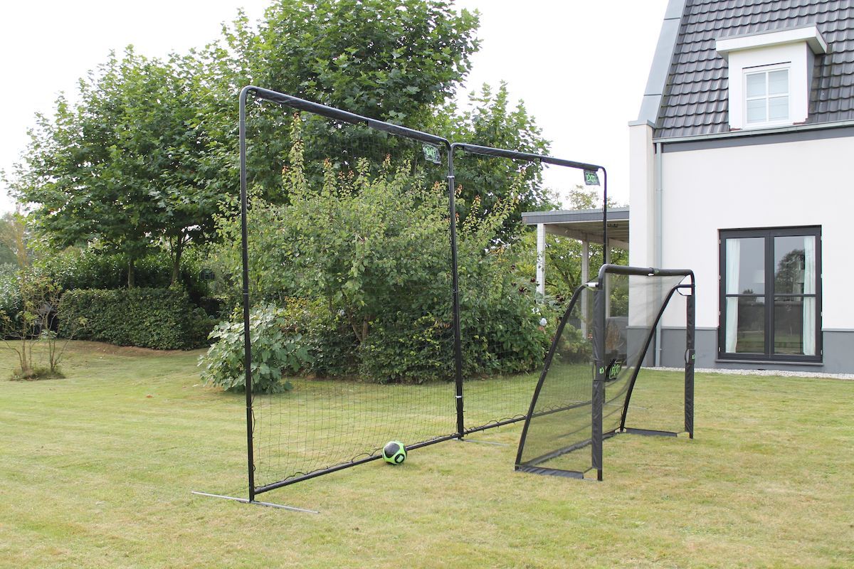 EXIT Backstop sportnet - 300 x 600 cm met een voetbaldoel