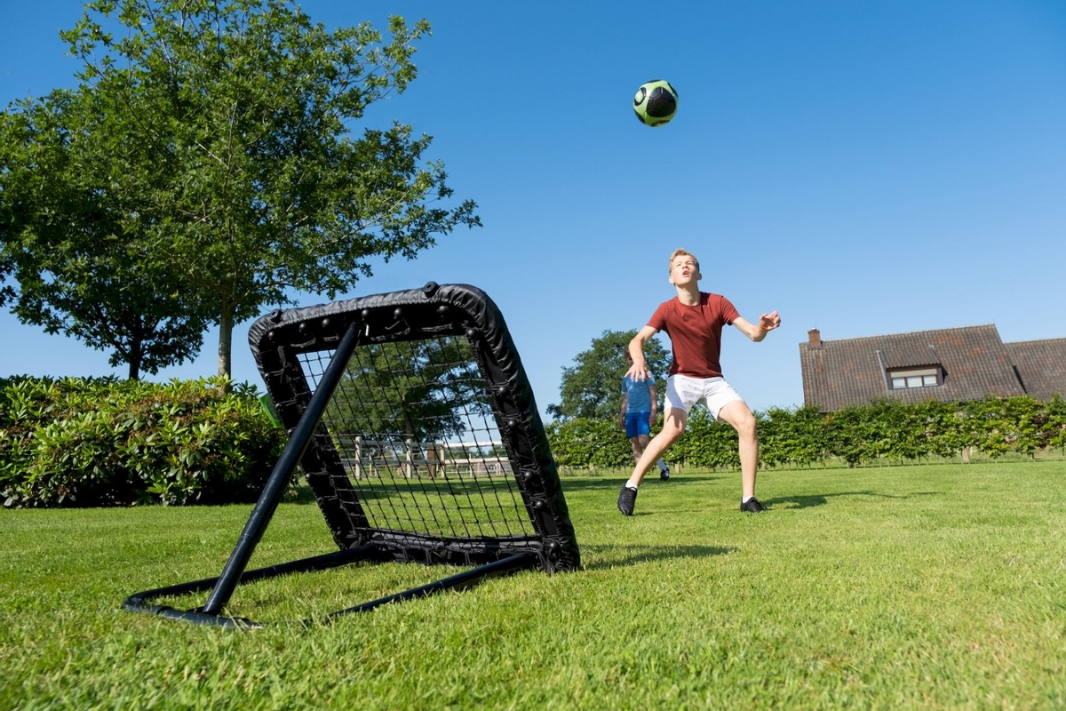 EXIT kickback Rebounder M - 84 x 84 cm buiten voetbal