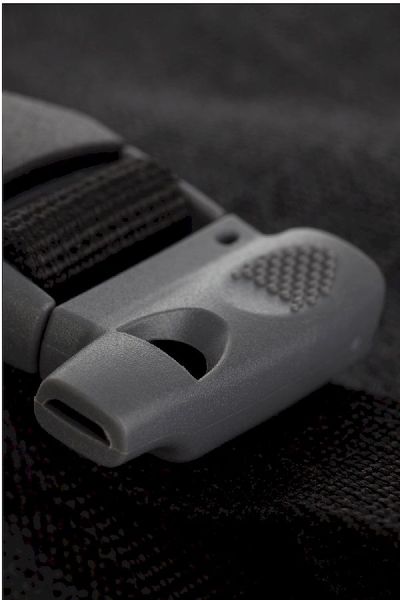 Nomad Velocity 24L laptop rugzak veiligheidsfluitje