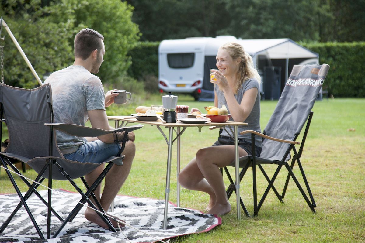 Bo-Camp Urban Outdoor Suffolk 80 x 60 campingtafel sfeerfoto