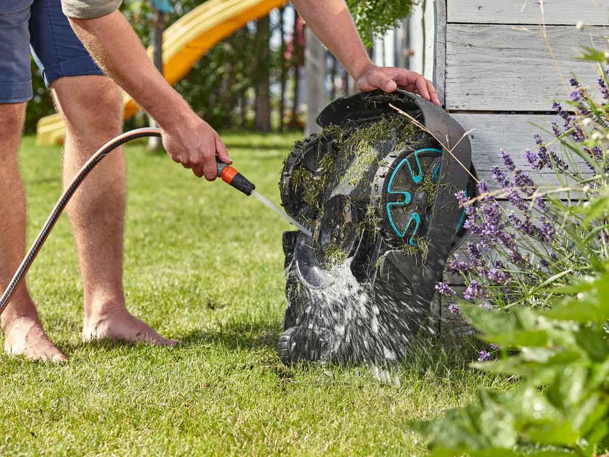 Gardena smart Sileno City 250 m² robotmaaier schoonspuiten