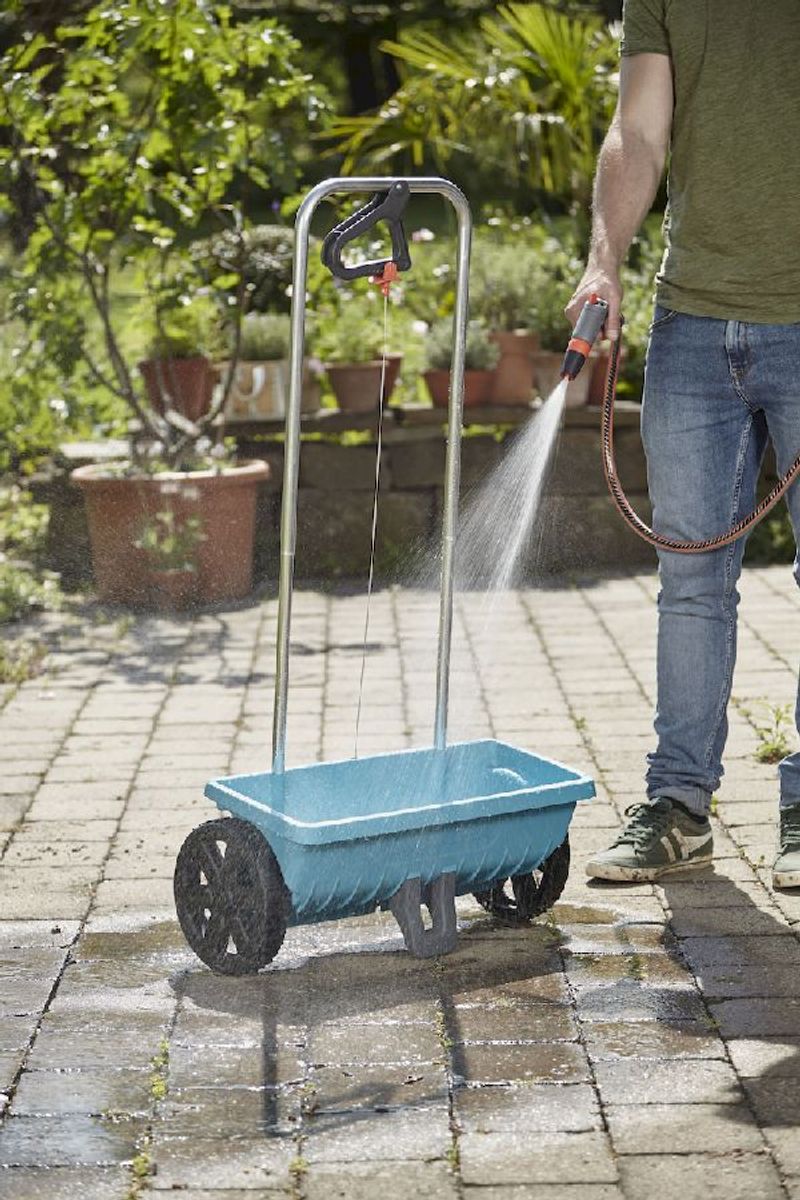 Gardena strooiwagen L - eenvoudig schoonmaken