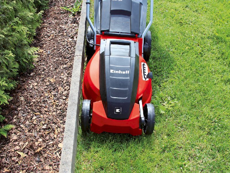 Maait ook de graskanten mee