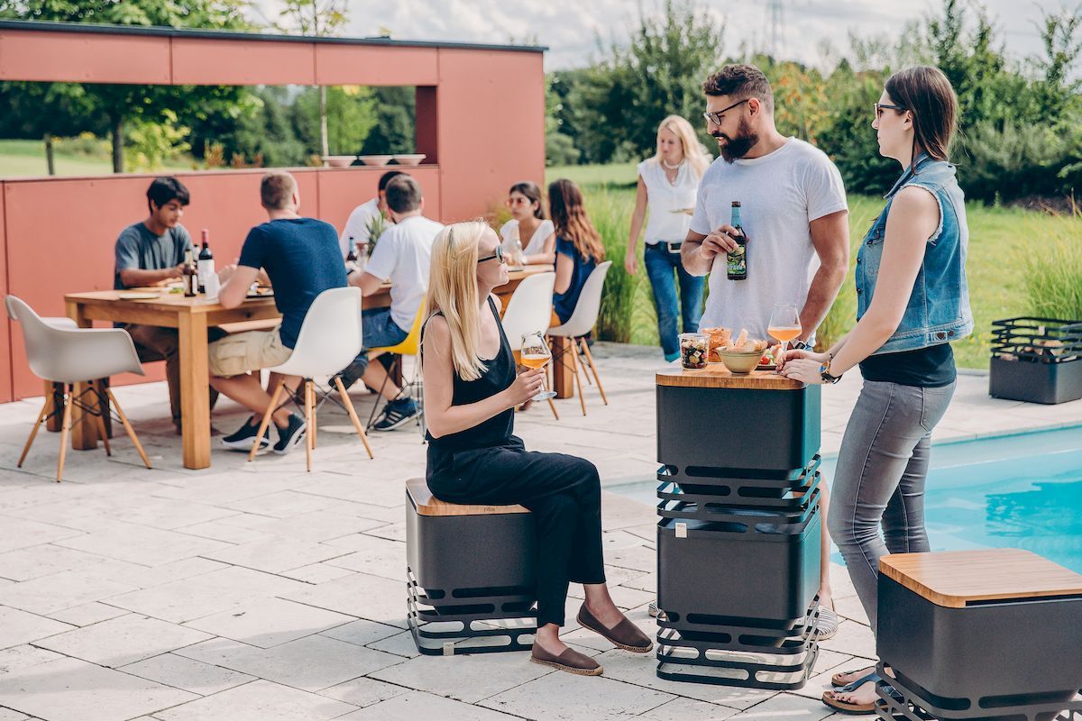 Höfats Cube Vuurkorf bamboe plank - vuurkorf als bijzettafel en kruk