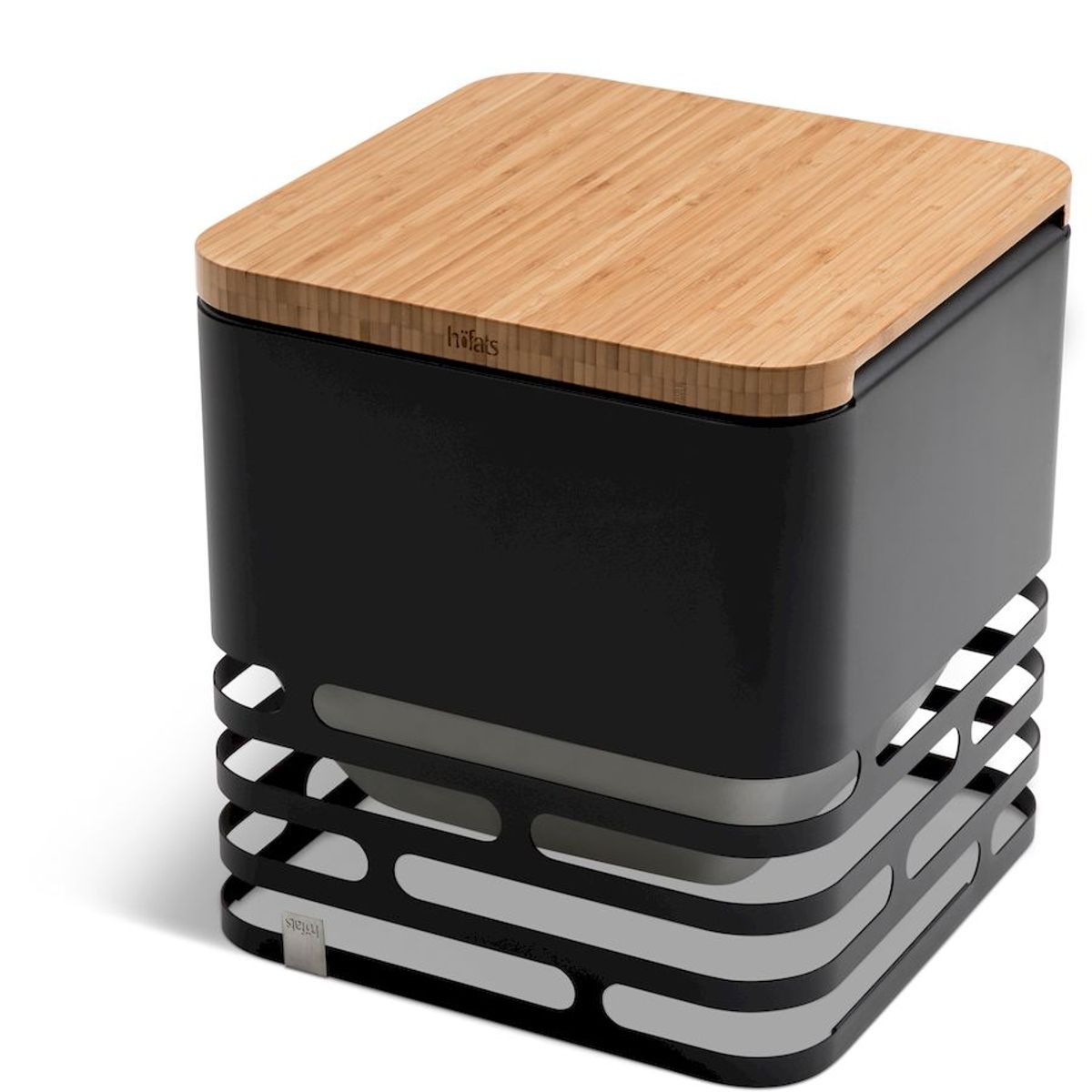 Höfats Cube Vuurkorf bamboe plank - op Cube vuurkorf