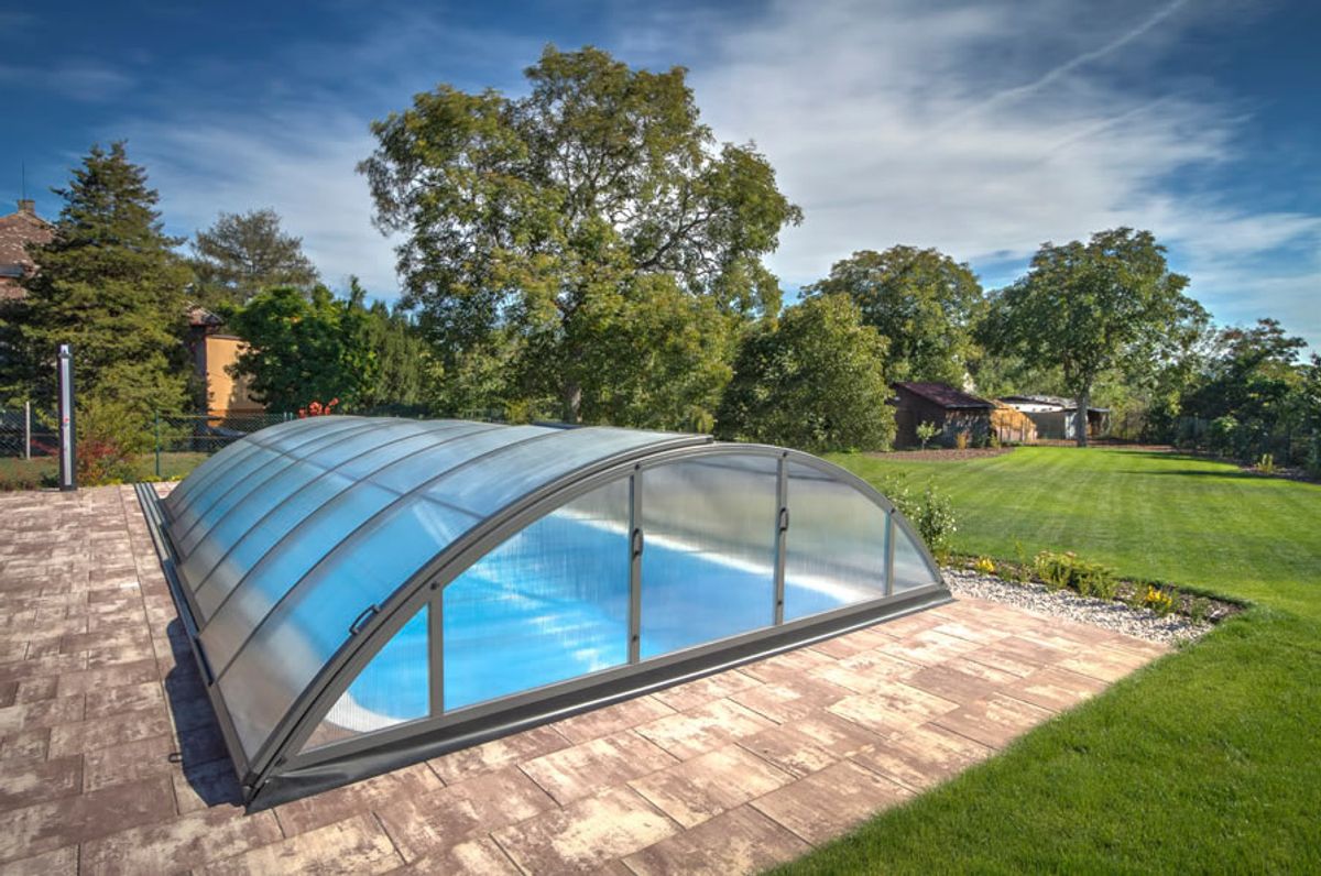 Zwembad volledig overkappen