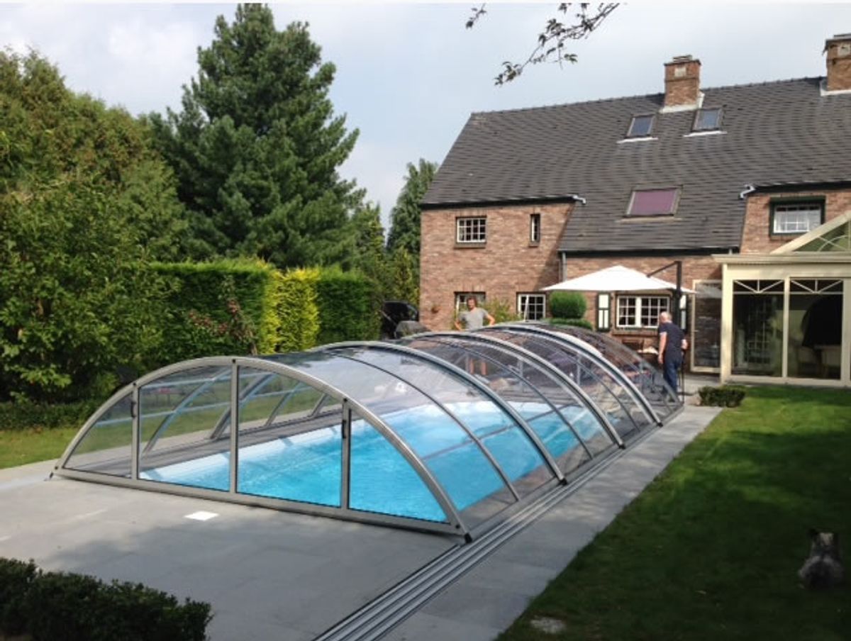 Clear zwembadoverkapping