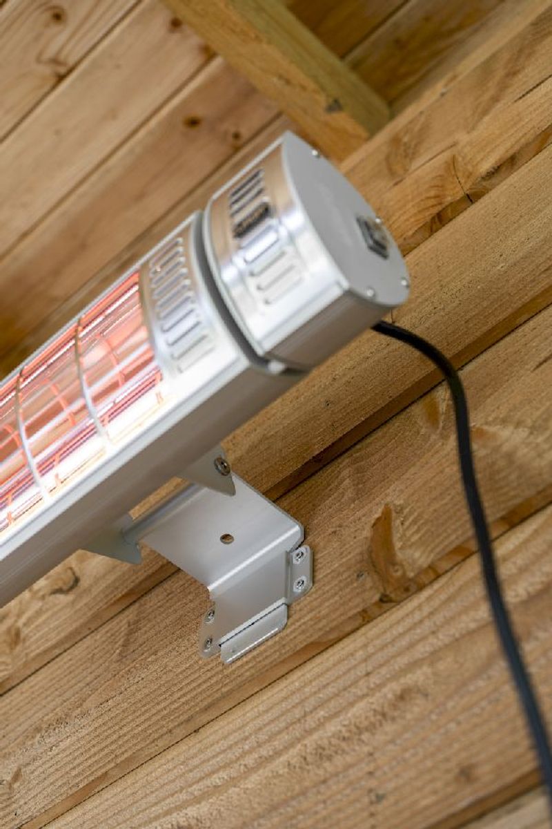 Eurom Golden 2000 Ultra RCD terrasverwarmer, sfeerfoto details