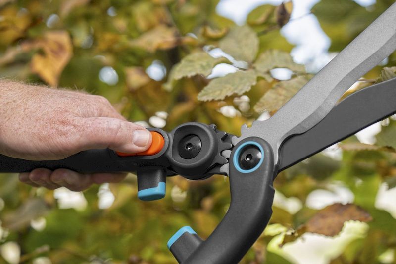 Gardena 2-in-1 EnergyCut heggenschaar knop