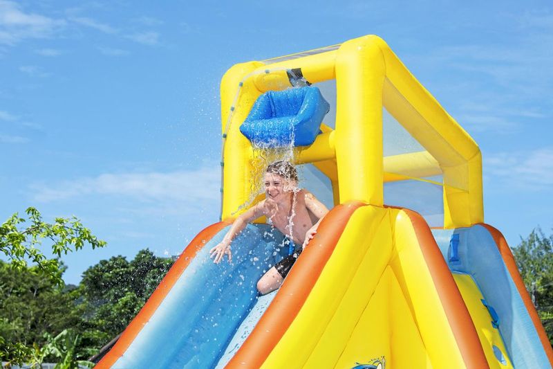Glijbaan met verassingselement - Bestway H2OGO! Beach front Bonanza Mega waterpark
