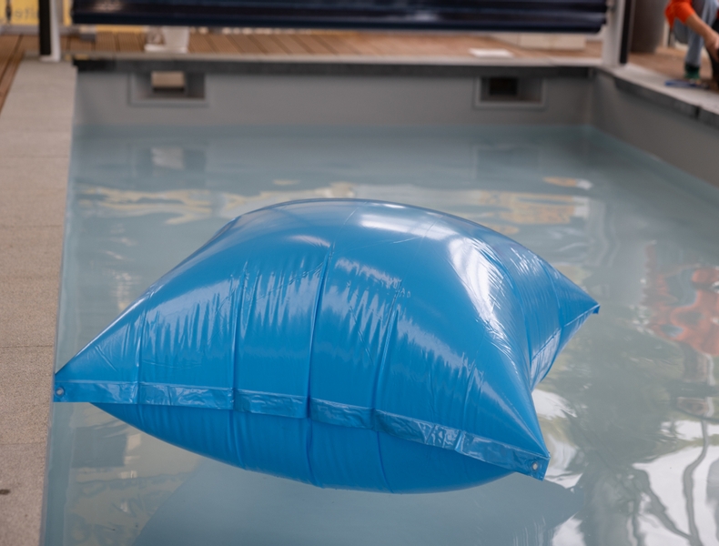 Winterkussen voor zwembad afdekking